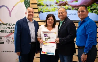 Caguas reconoce la labor de sus agrónomos municipales 12