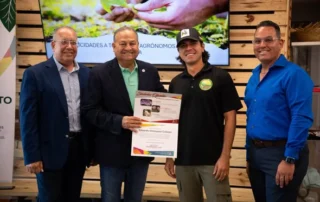 Caguas reconoce la labor de sus agrónomos municipales 4