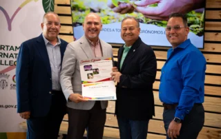 Caguas reconoce la labor de sus agrónomos municipales 7